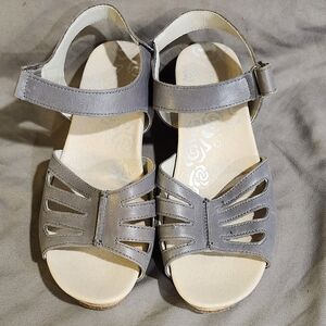 Propét Women's Maya Espadrille Wedge Sandal size 7